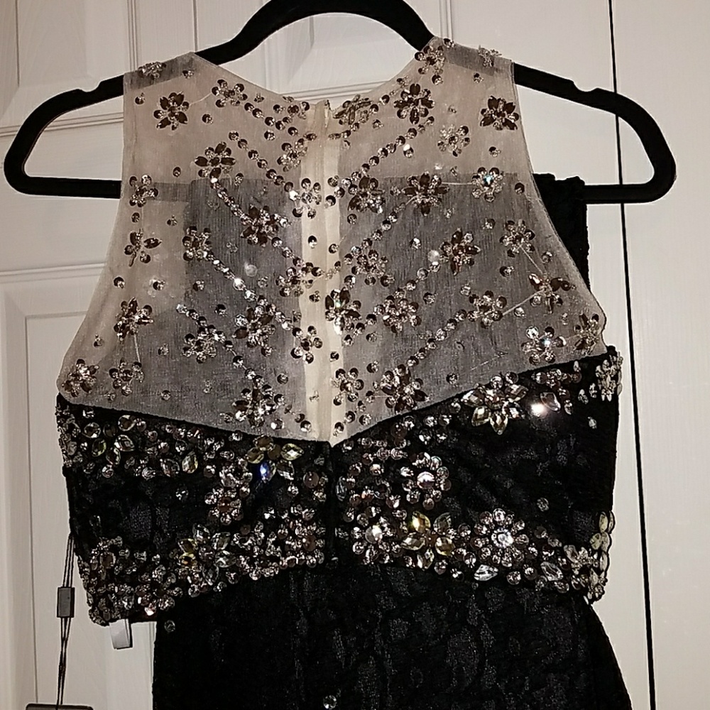 Dress - Picture 3 of 3